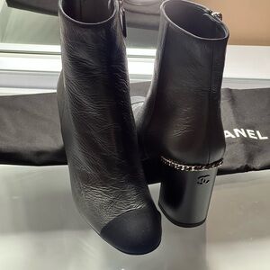 Chanel
2021 Interlocking CC Logo Boots